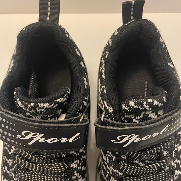 SDSPEED Size 2 Kids Roller Skate Shoes Single Wheel Sport Sneakers - Picture 4 of 10